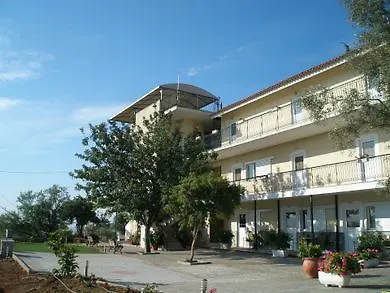 Alonia Apartment *