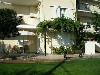 Alonia